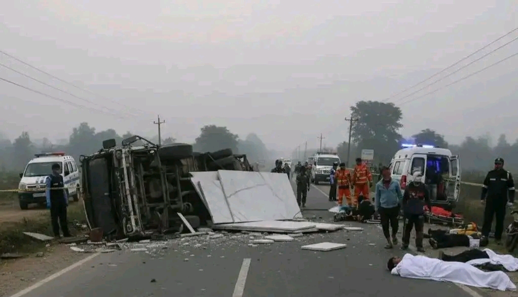 ट्रक दुर्घटनामा पर्दा पाँच जना मजदुरको घटनास्थलमै मृत्यु