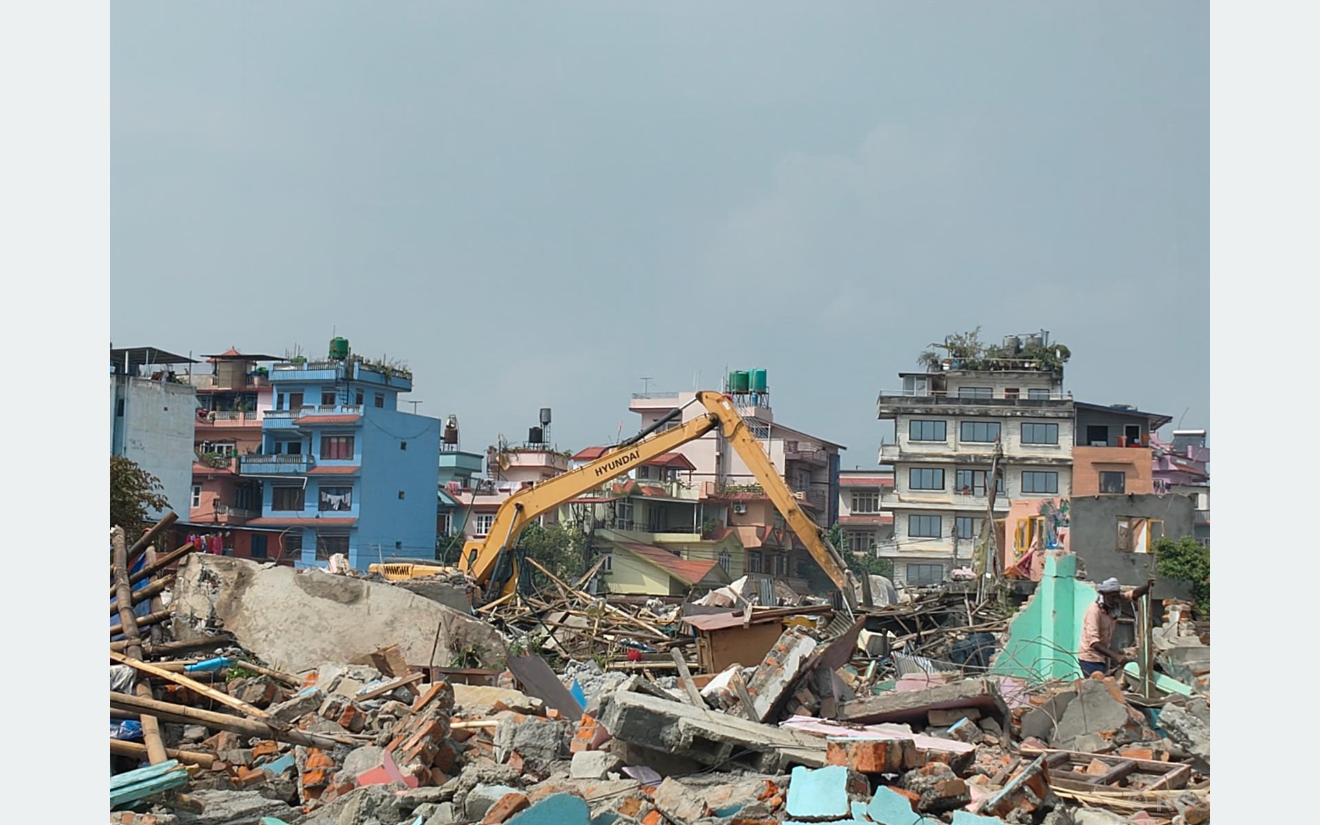 गैरीगाउँका भत्काउन बाँकी घर पुनः भत्काउन सुरु
