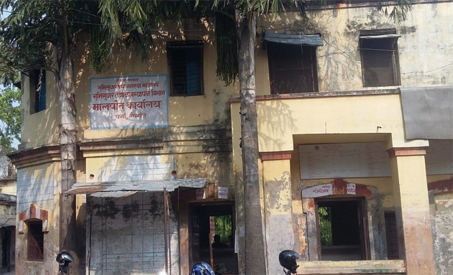 बिचौलिया धरपकडको विरोधमा पर्साका लेखापढी व्यवसायी अनिश्चितकालीन हड्तालमा