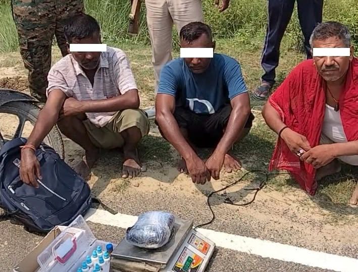 नेपाल–भारत सीमामा २ किलो अफिमसहित २ नेपाली र १ भारतीय पक्राउ