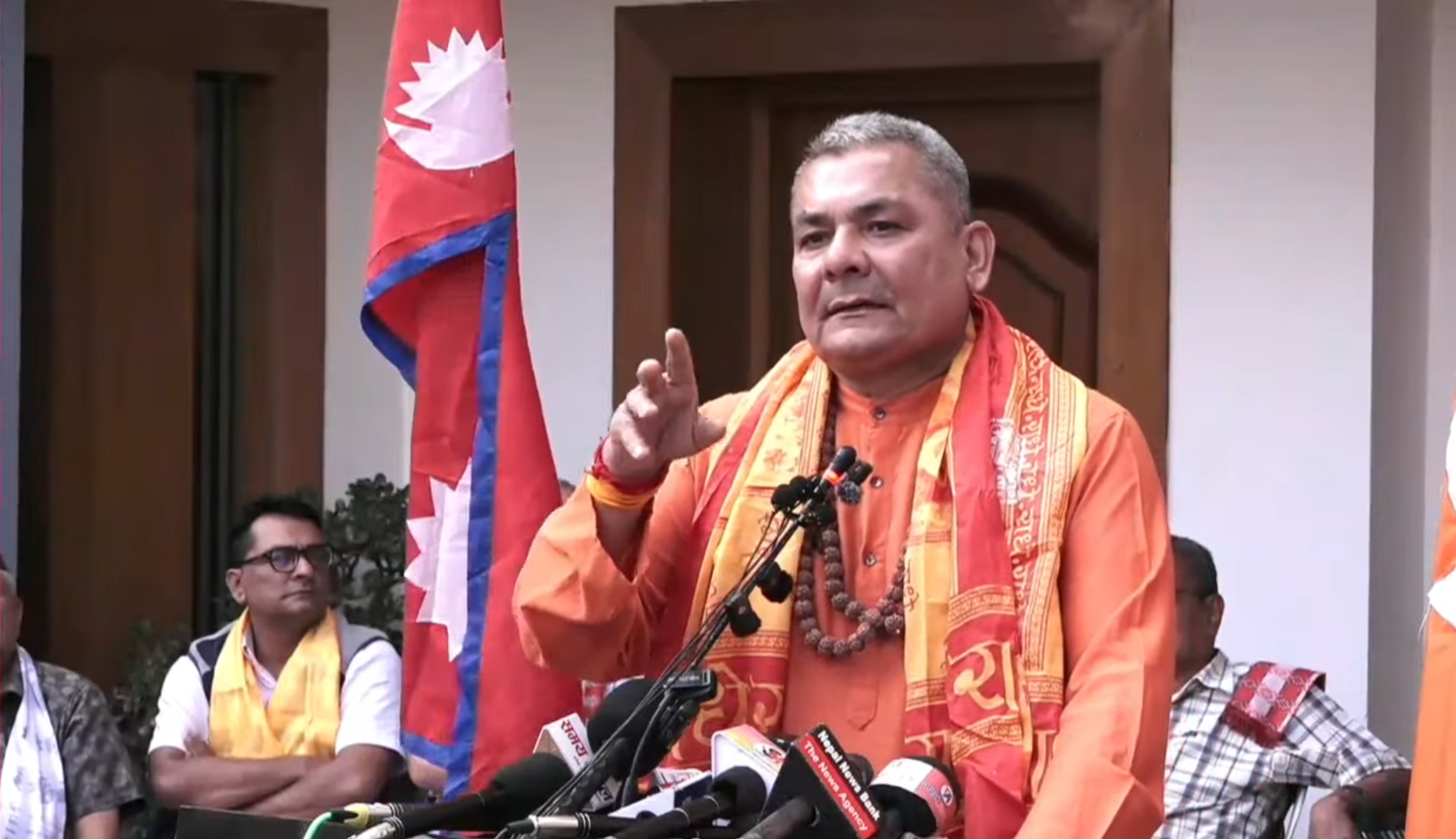 धवलशमशेर र दुर्गा प्रसाईंबीच नयाँ दल गठन गर्ने सहमति