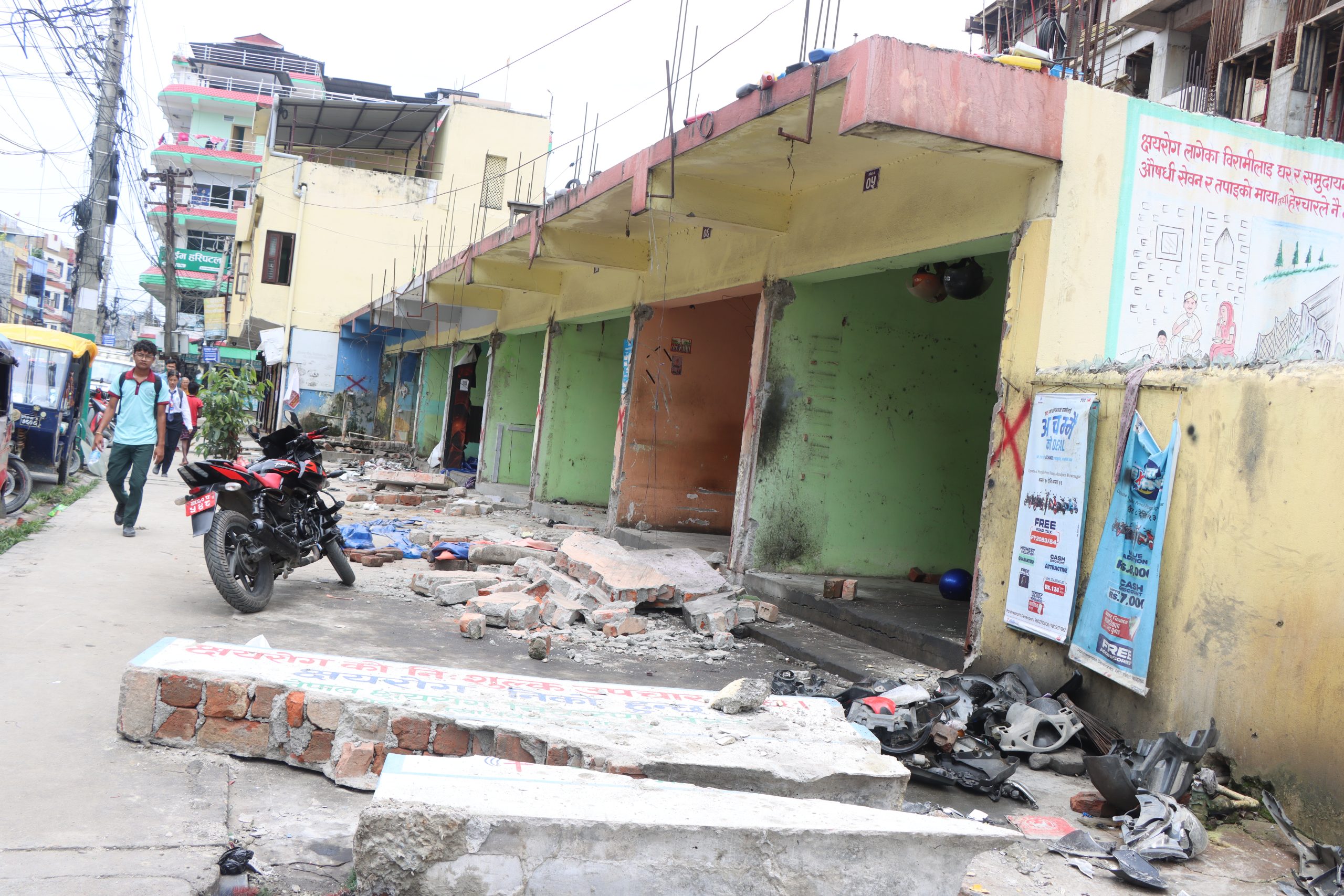 अतिक्रमण हटाइएको जग्गामा तत्काल पर्खाल लगाउने कोशी अस्पतालको तयारी